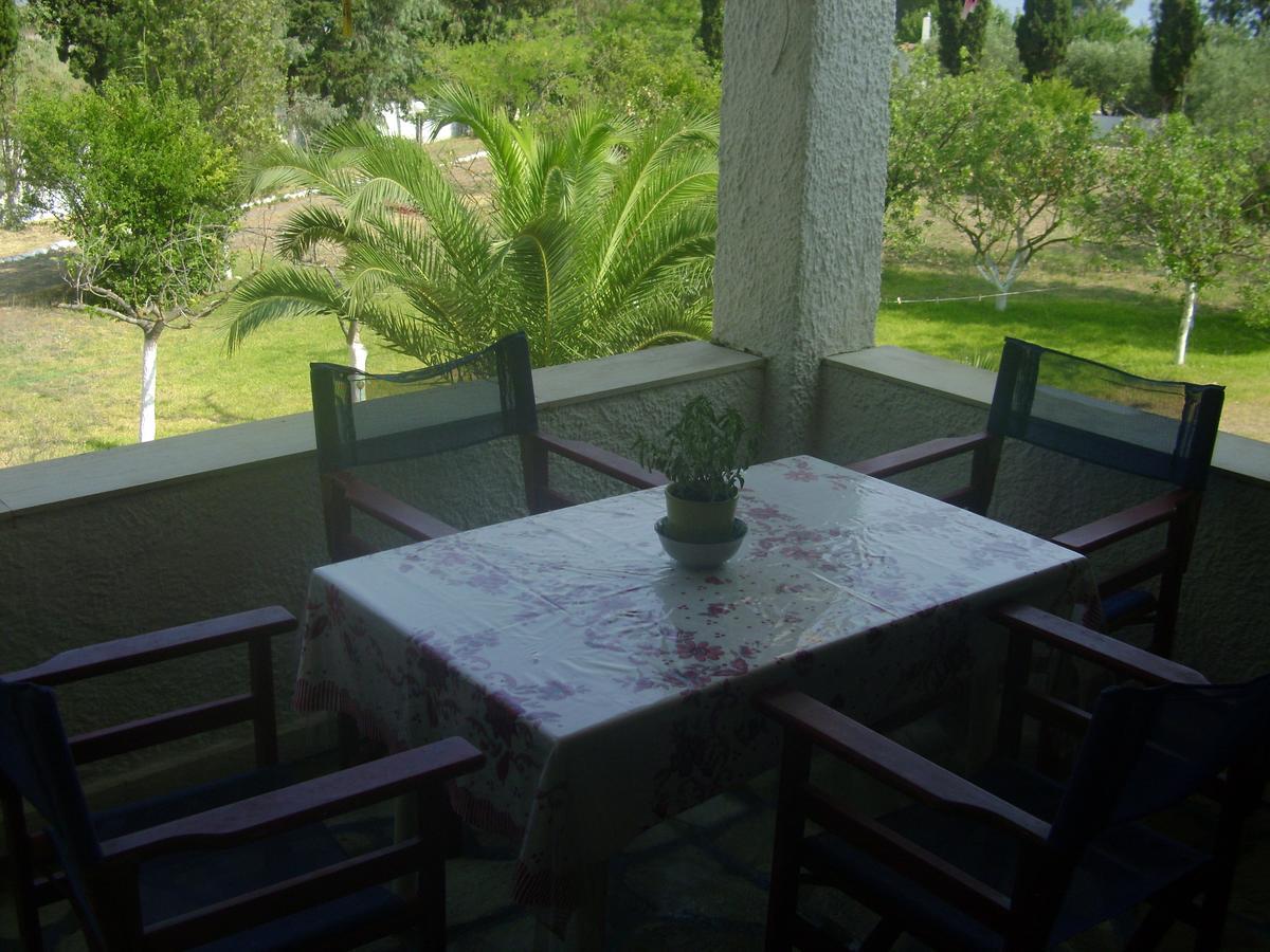 Villa Zoi Thronion Exterior photo